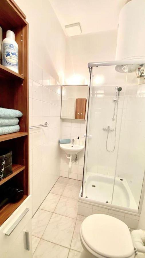 Amazonian Jungle Apartment In Wina Bagian luar foto